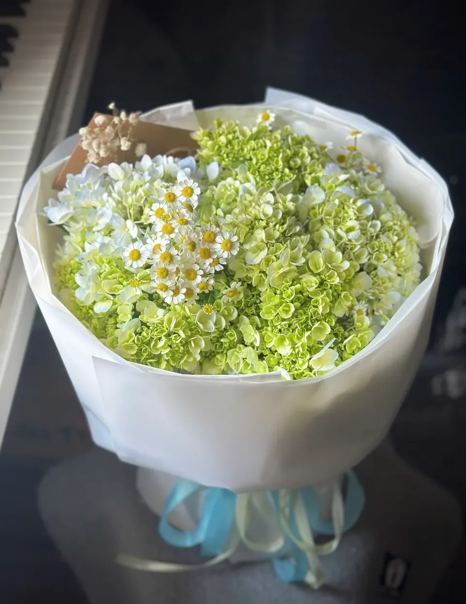 Tú Cầu Sương Mai