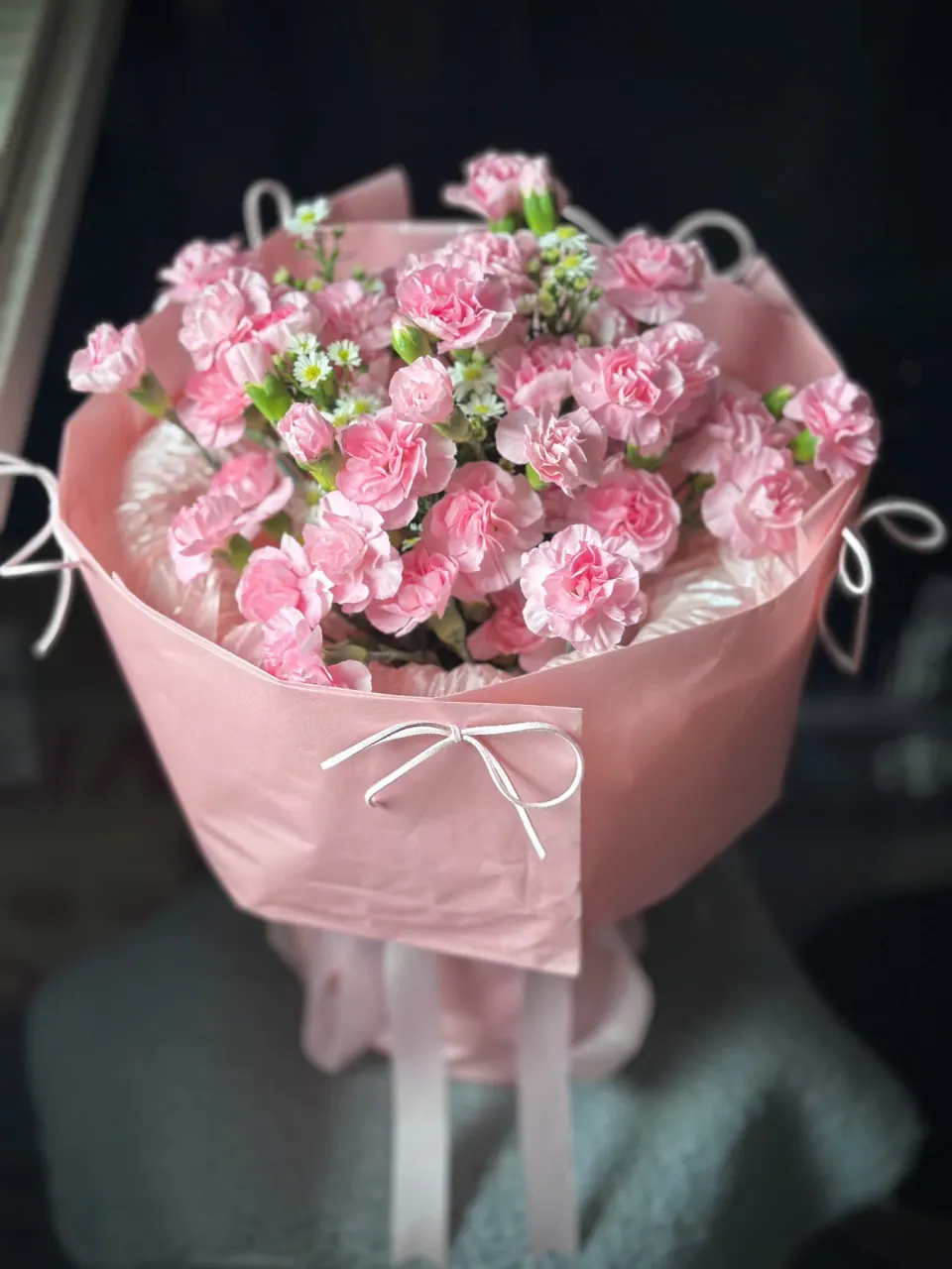 Cẩm Chướng Ngọt Ngào — bó hoa tông hồng tại Mèo Trên Mây
